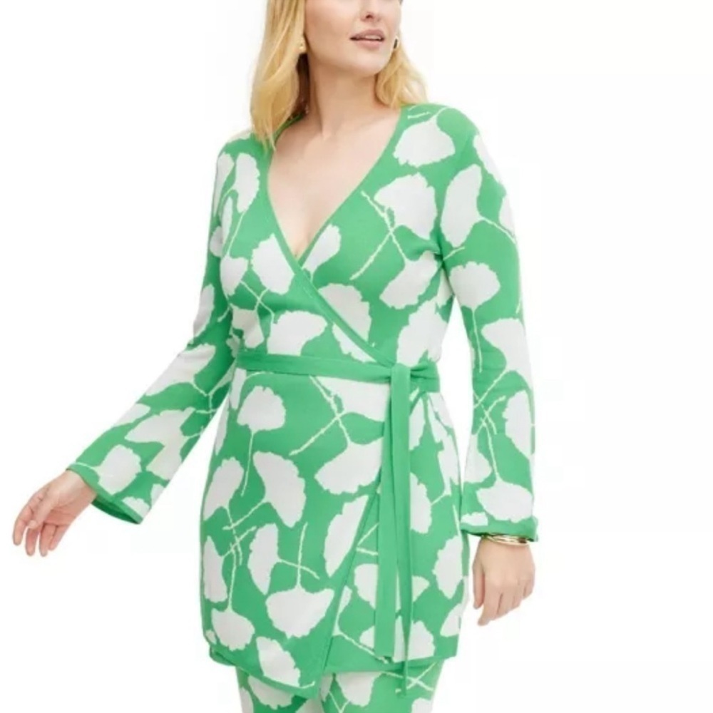 Diane Von Furstenberg X Target V-Neck Ginkgo Green Wrap Sweater 1X NEW!